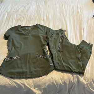 Greys Anatomy scrub set